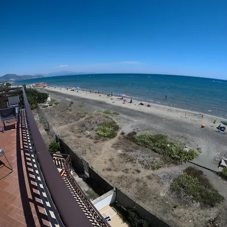 Fronte Mare Unico *