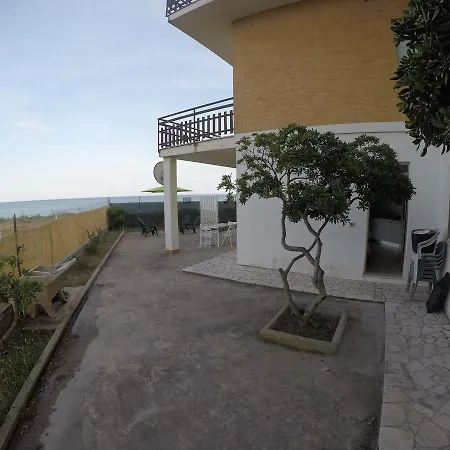 Fronte Mare Unico Nyaraló Terracina